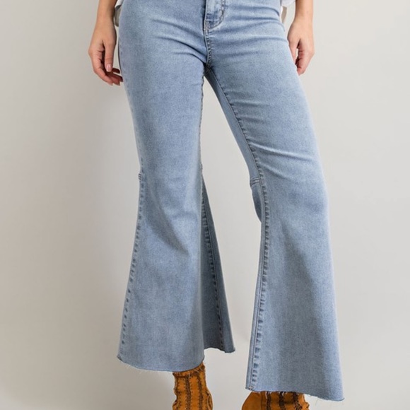 Ankle Cropped Jeans - Picture 2 of 5